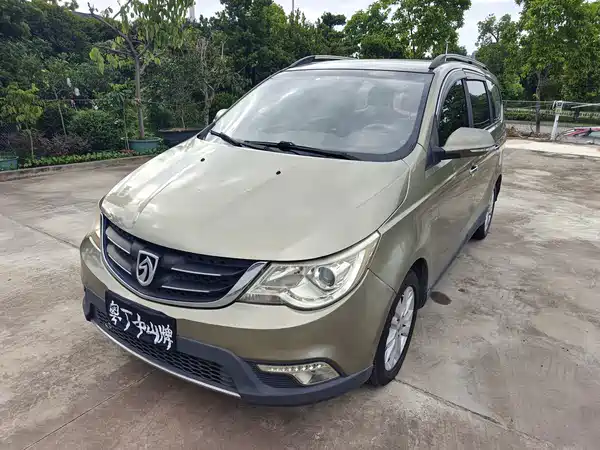 Baojun 730 2015