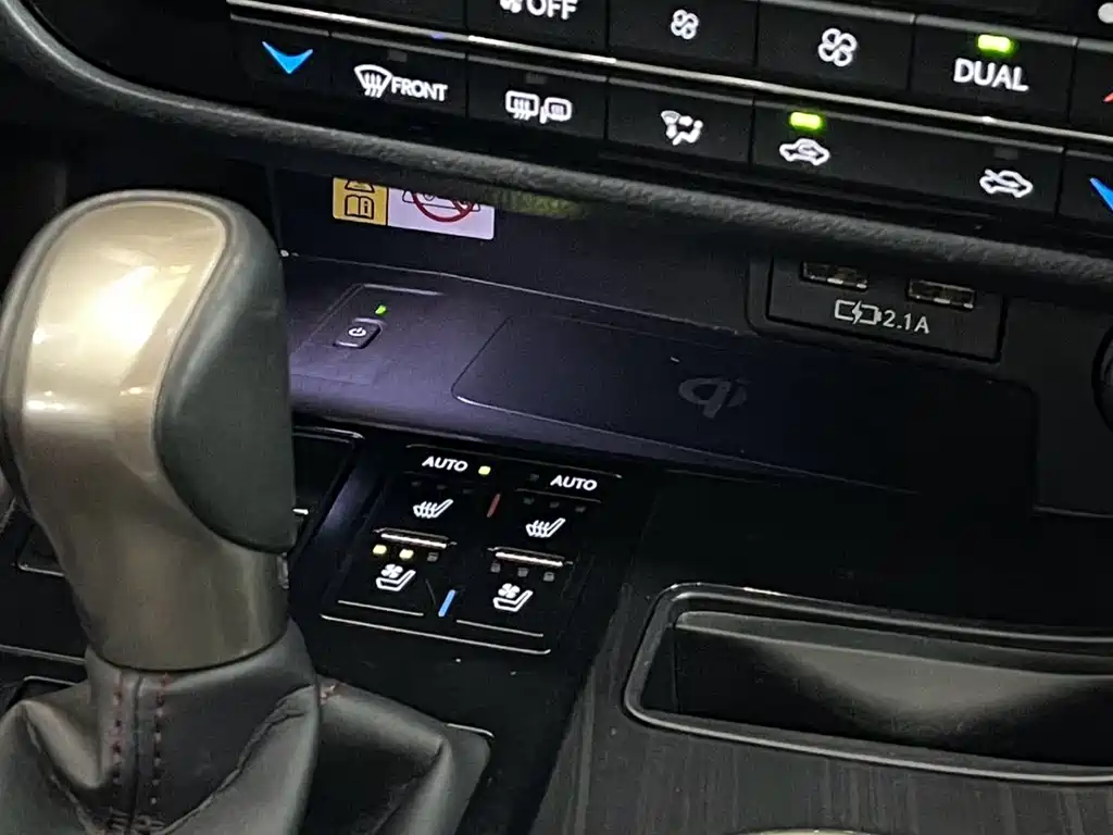 Lexus RX 2020 — фото 9