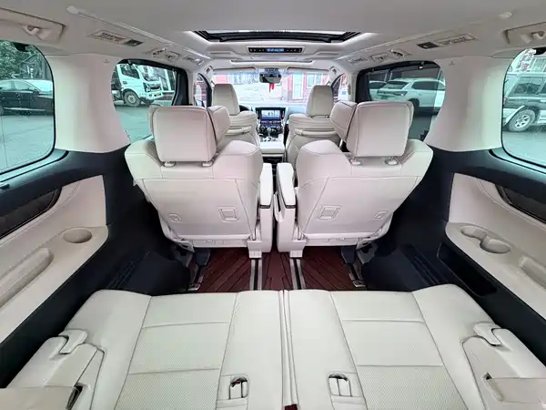Toyota Vellfire 2022