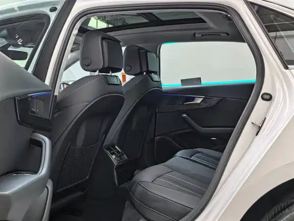 Audi A4L 2020