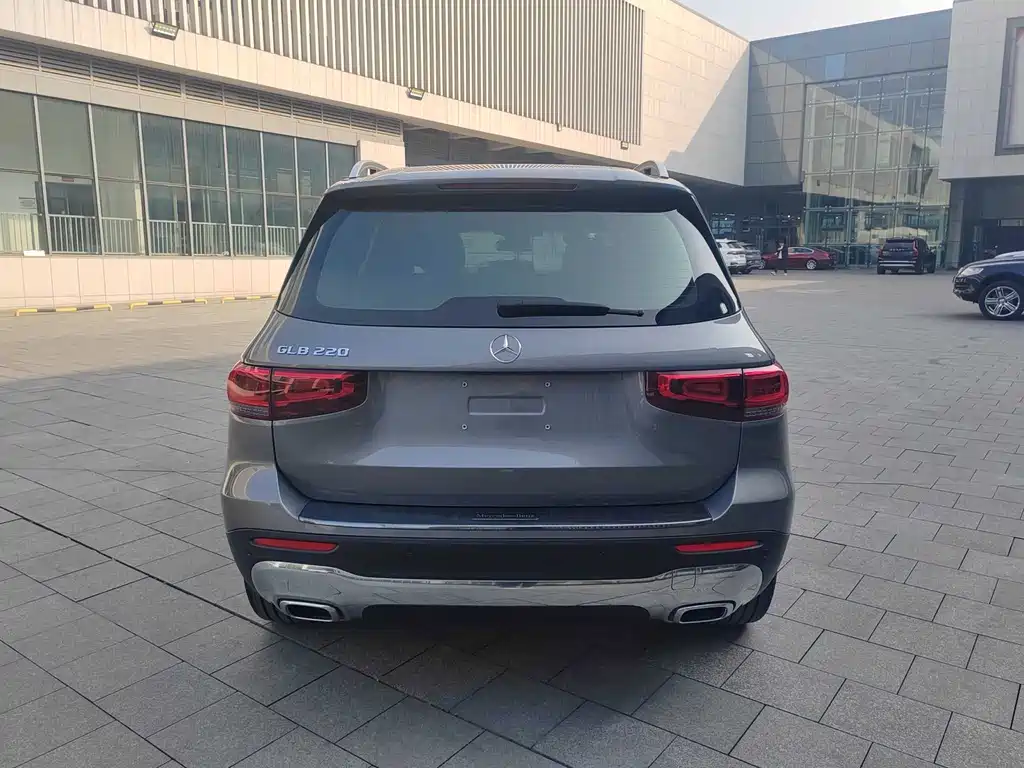 Mercedes-Benz GLB 2023 — фото 18