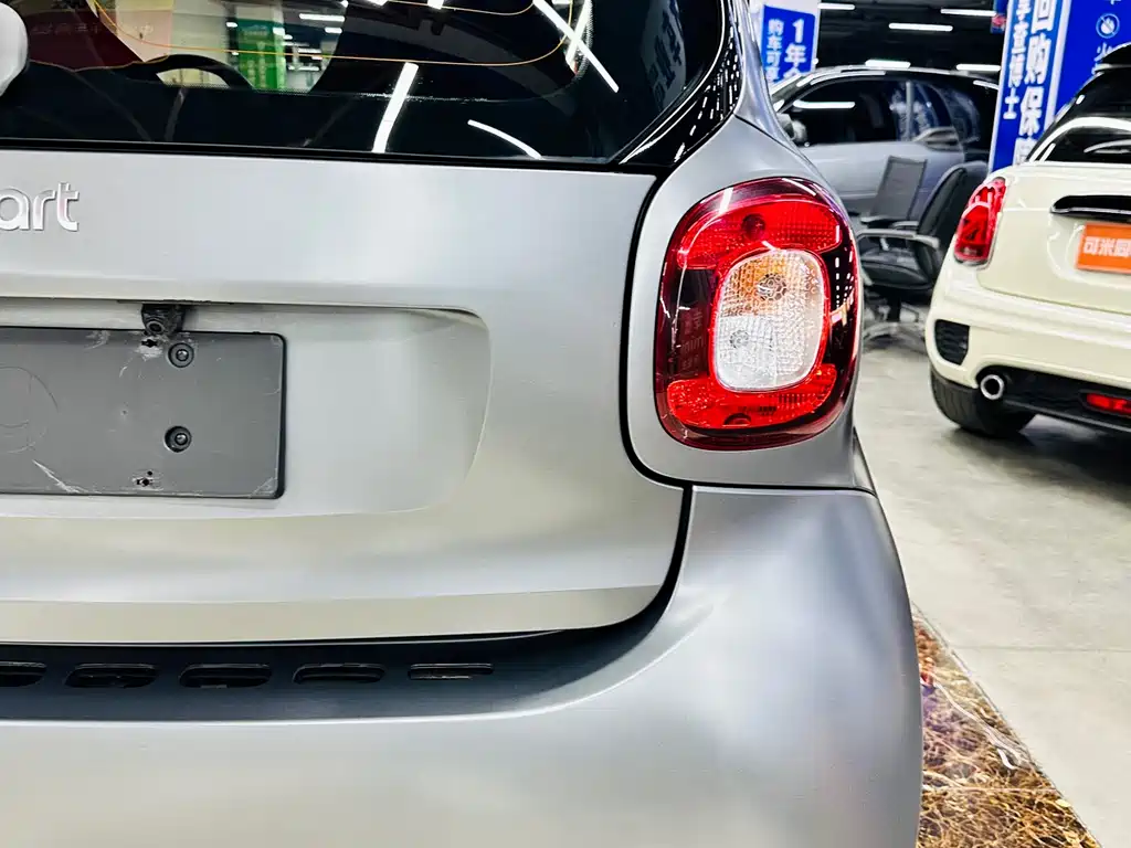 smart Fortwo 2018 — фото 11