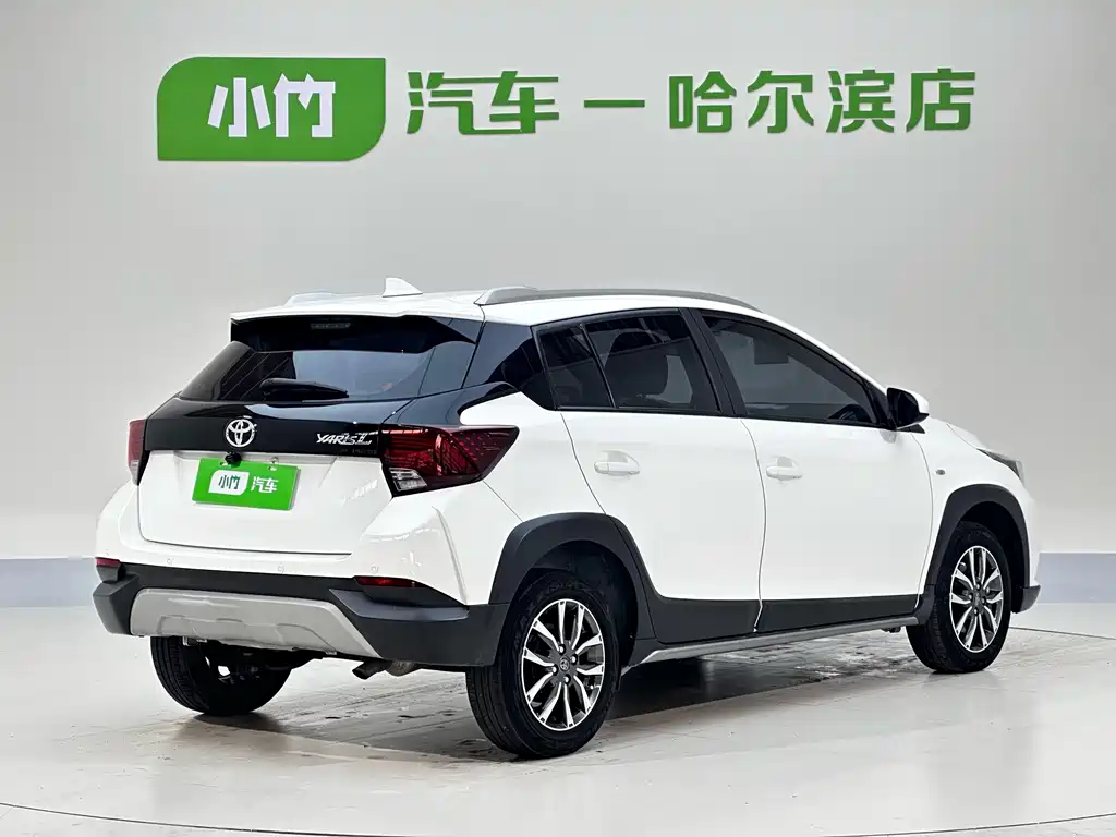Toyota Yaris L 2022