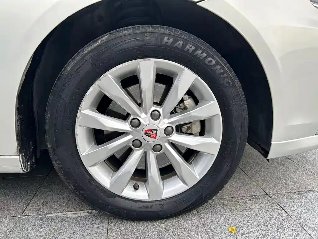 Roewe i6 New Energy 2018 — фото 18