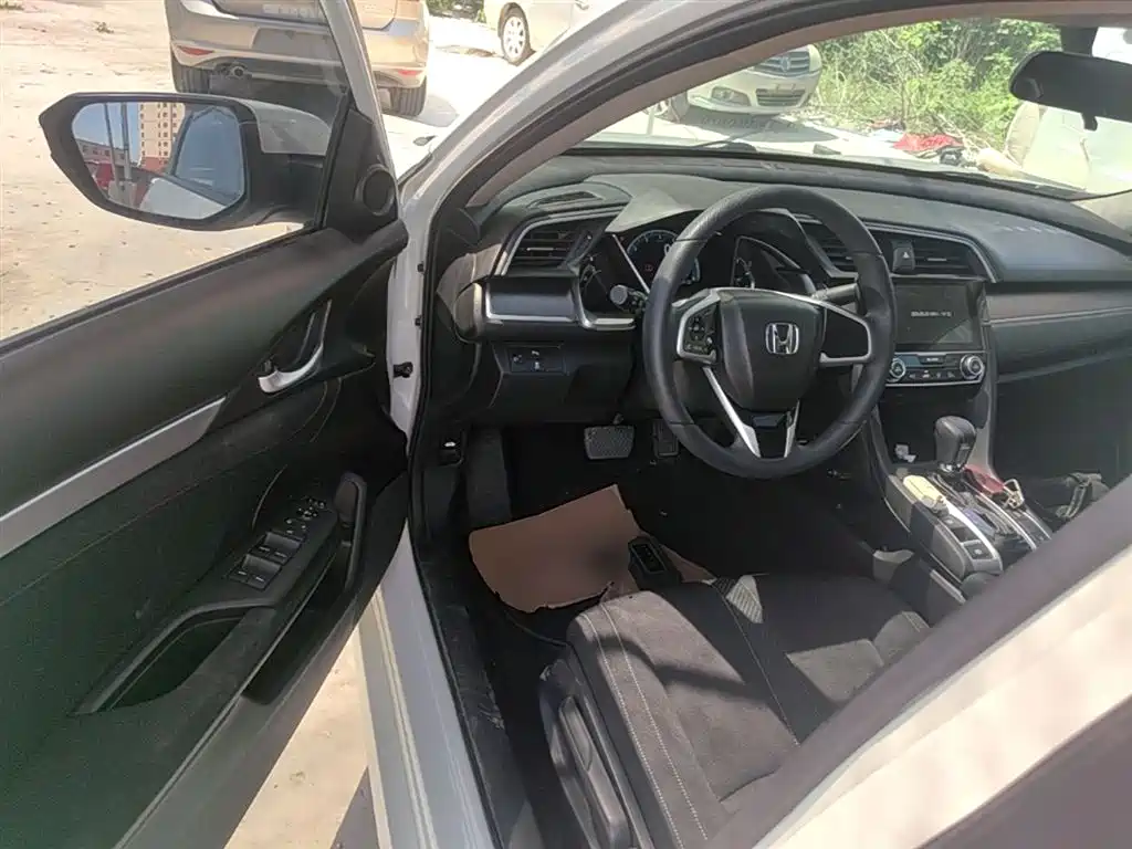 Honda Civic 2017 — фото 16