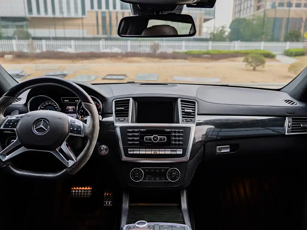 Mercedes-Benz GL-Class AMG 2015 — фото 6