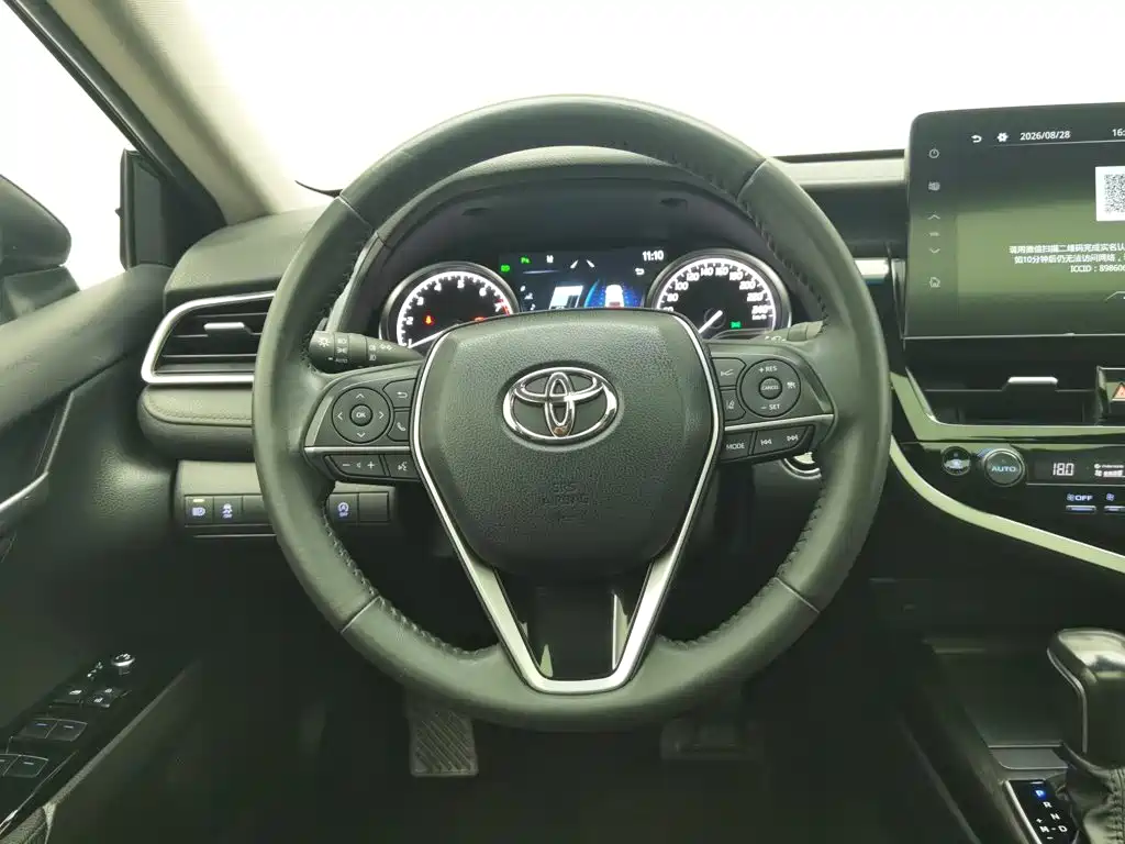 Toyota Camry 2022 — фото 11