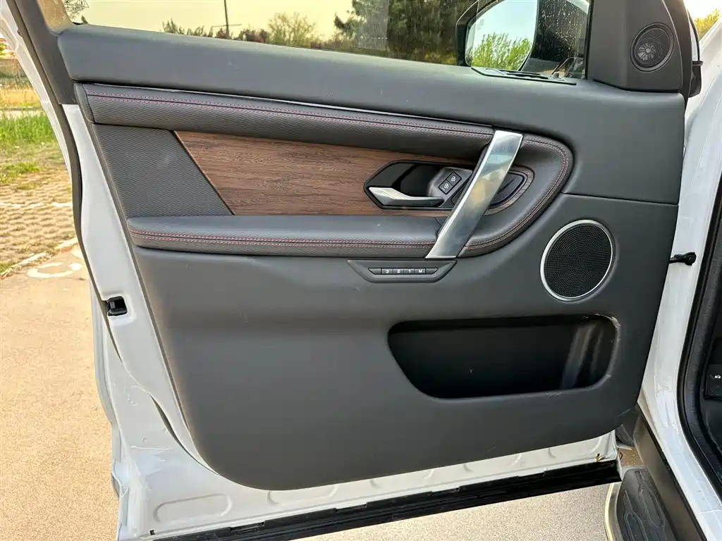 Land Rover Discovery Sport 2022 — фото 13