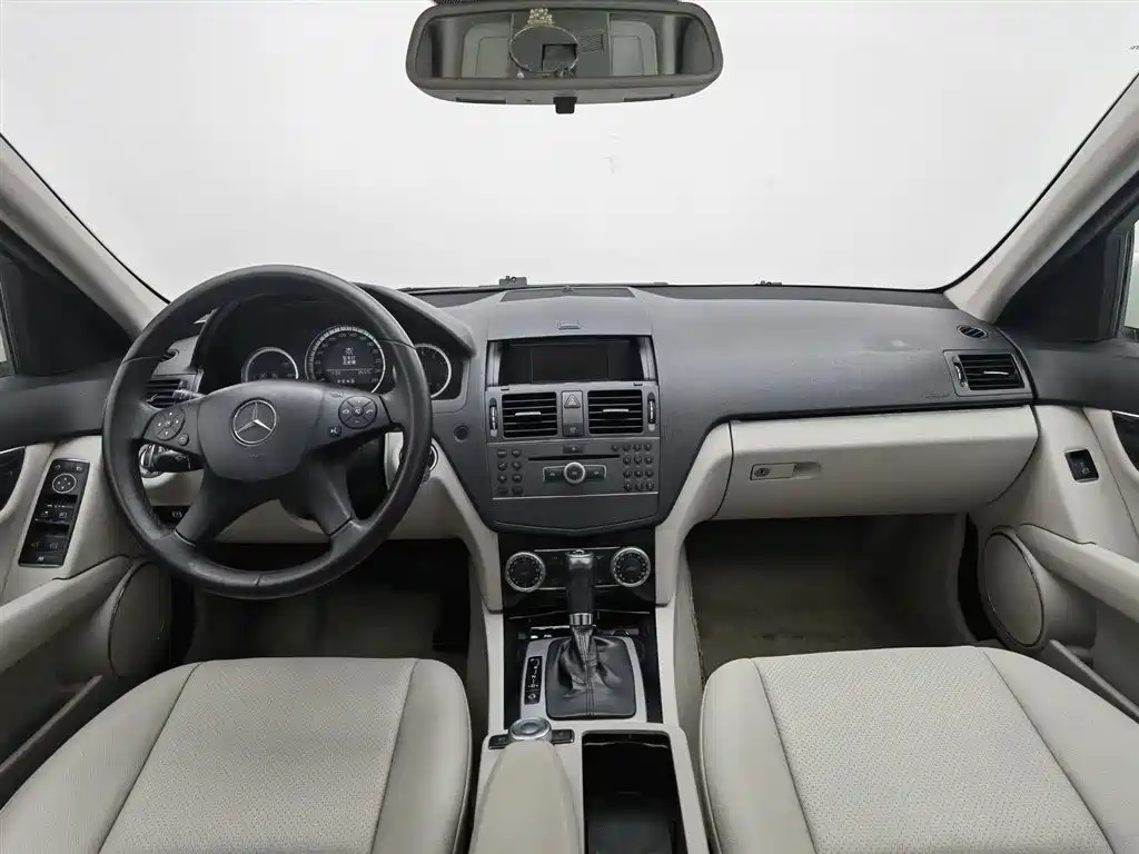 Mercedes-Benz C-Class 2010