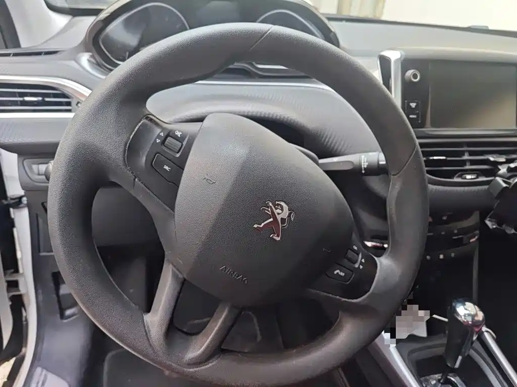 Peugeot 2008 2015