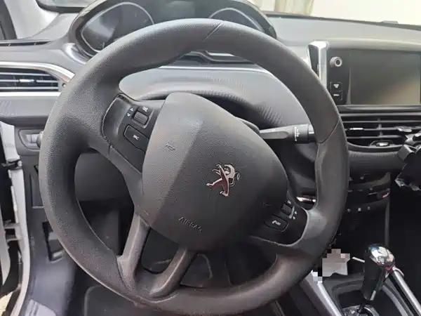 Peugeot 2008 2015