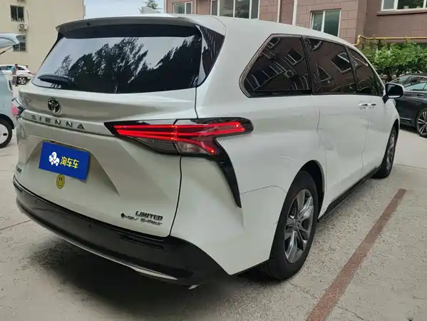 Toyota Sienna 2026