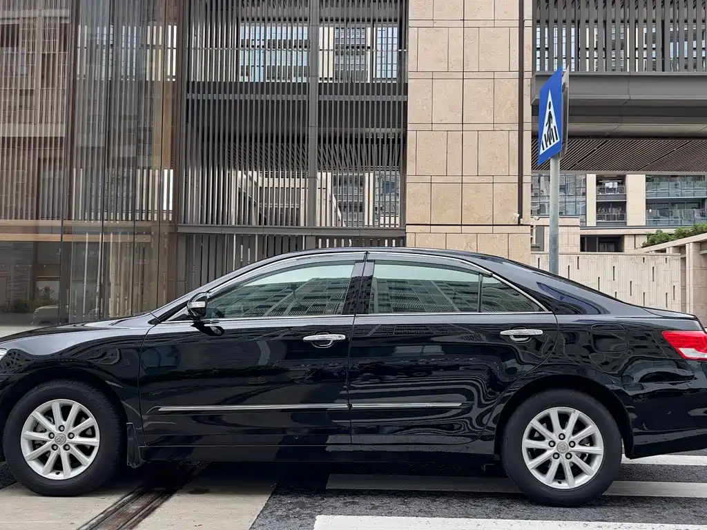 Toyota Camry 2011 — фото 21
