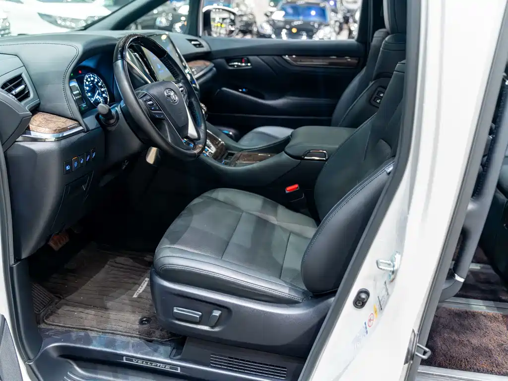 Toyota Alphard 2020 — фото 10