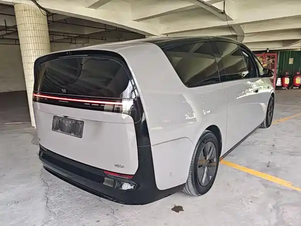 Li Auto MEGA 2024