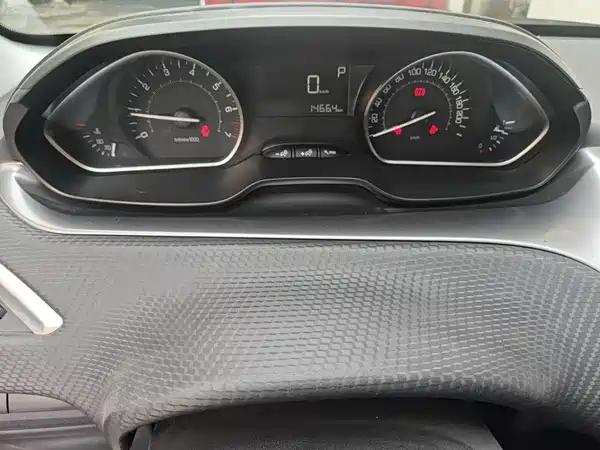 Peugeot 2008 2015