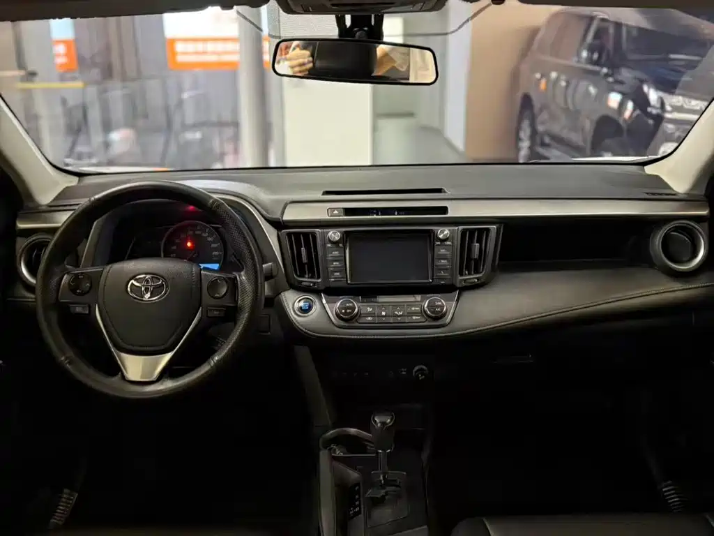 Toyota RAV4 2017