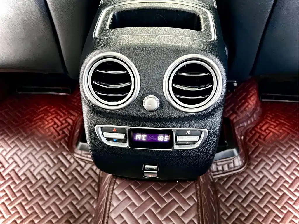 Mercedes-Benz GLC 2023 — фото 19