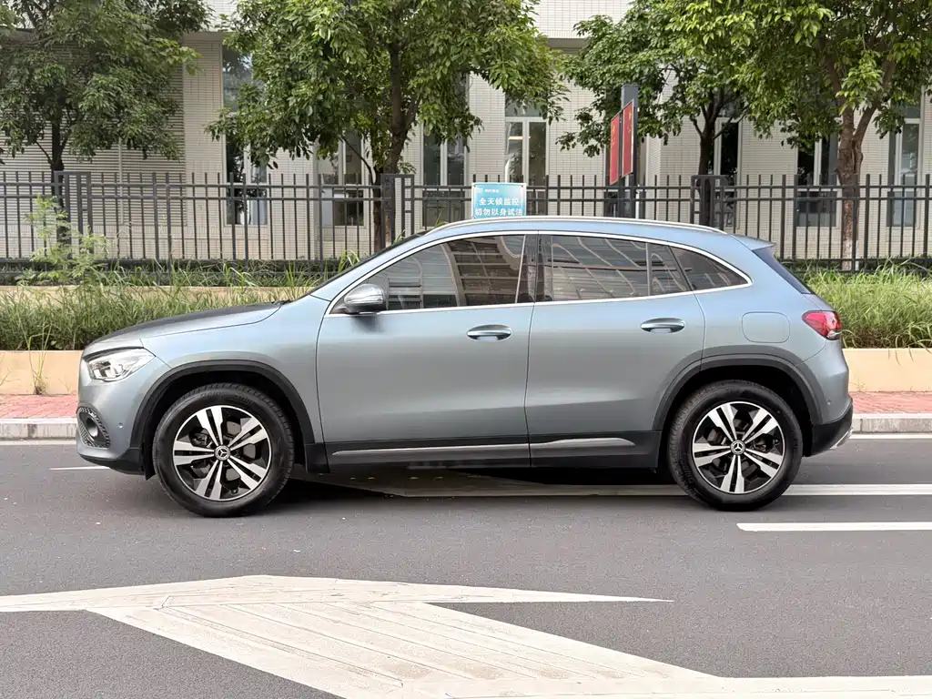 Mercedes-Benz GLA 2021