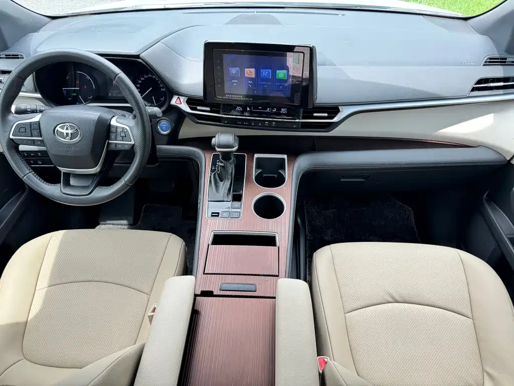 Toyota Sienna 2022 — фото 14