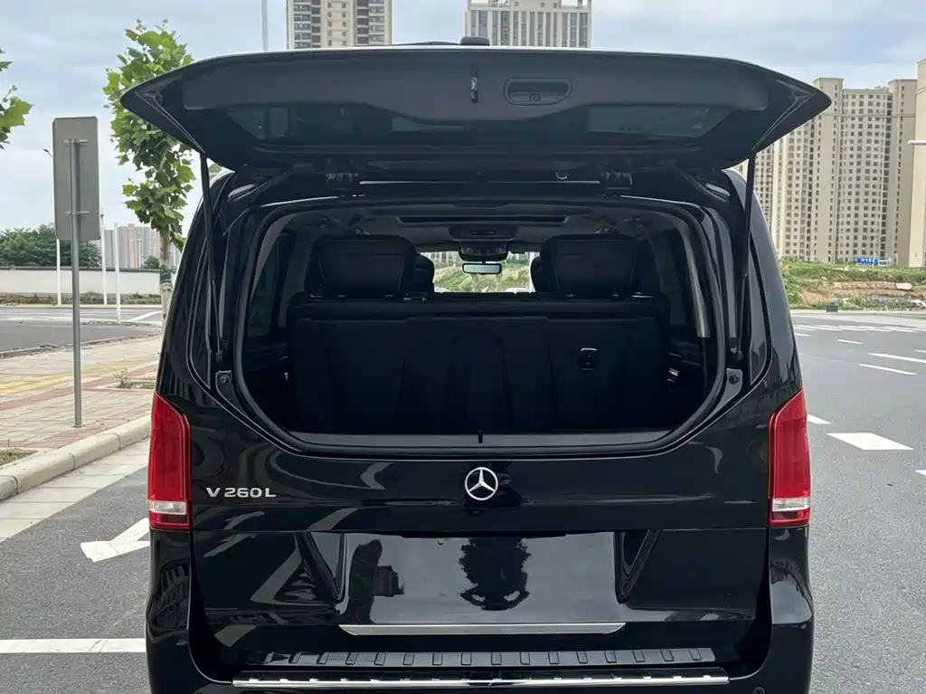 Mercedes-Benz V-Class 2022 — фото 10