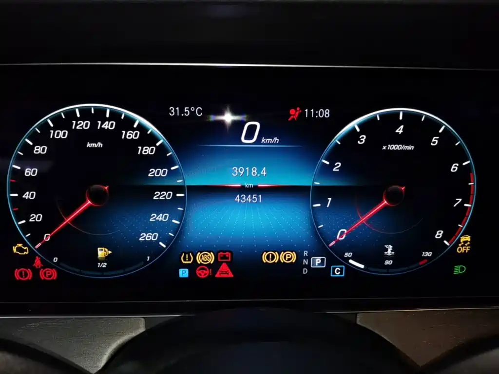 Mercedes-Benz E-Class 2023 — фото 12