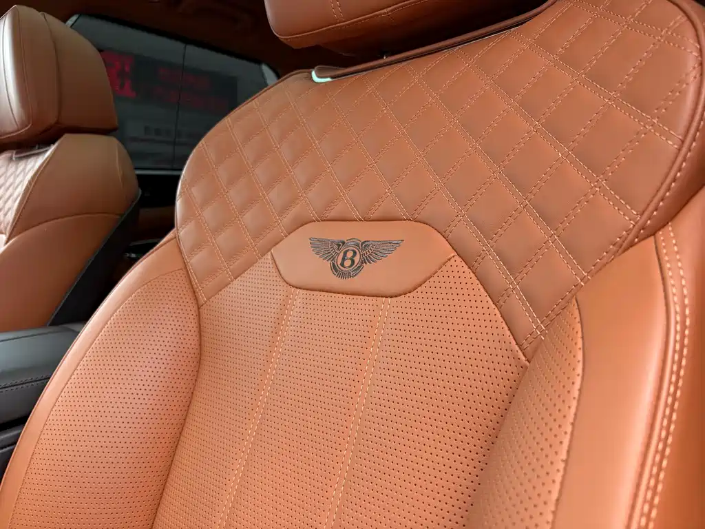 Bentley Bentayga 2022 — фото 19
