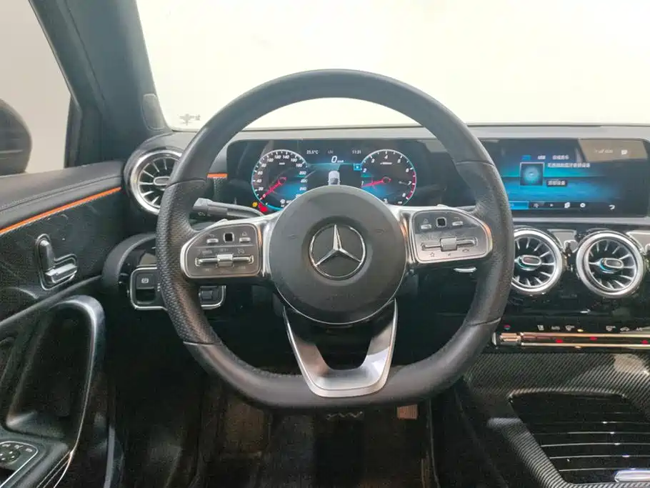 Mercedes-Benz A-Class 2022 — фото 15