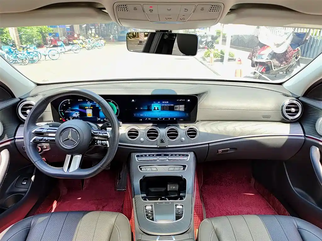 Mercedes-Benz E-Class 2023 — фото 10
