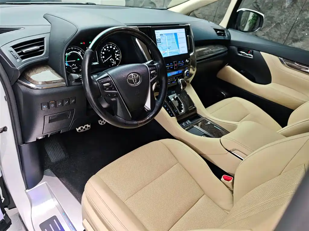 Toyota Alphard 2022 — фото 6