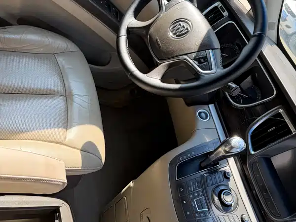 Buick GL8 2013