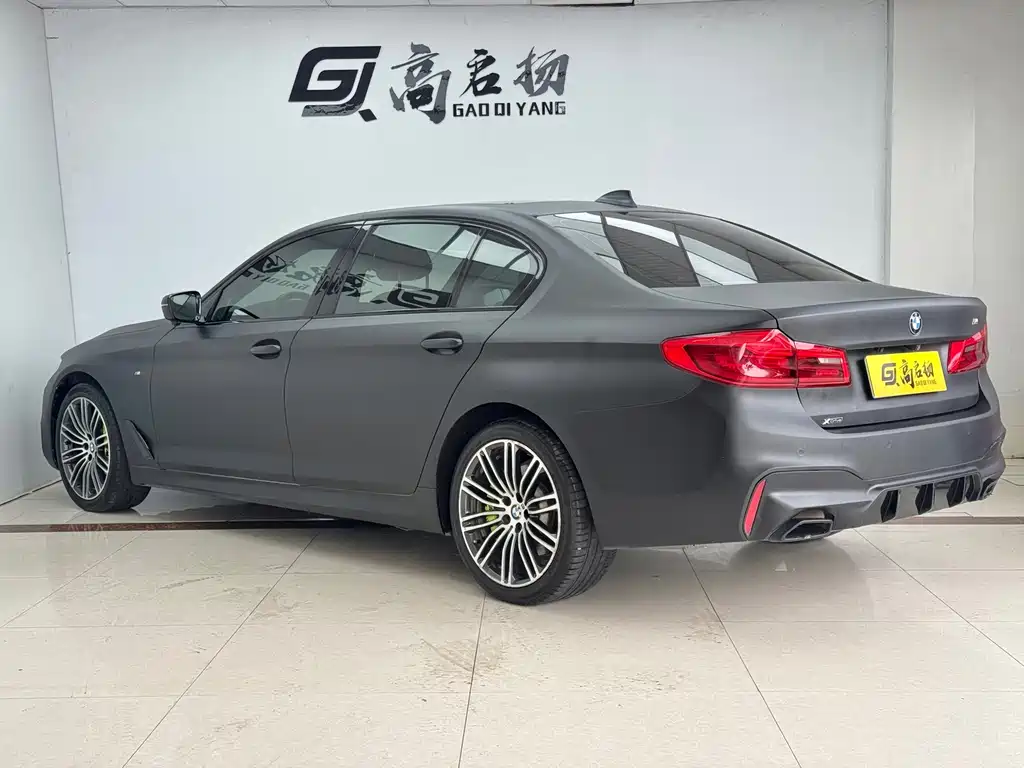 BMW 5 Series 2018 — фото 28
