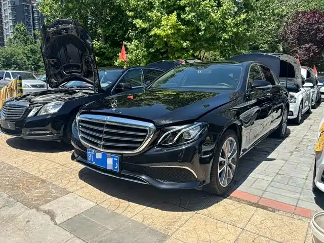 Mercedes-Benz E-Class 2017 — фото 1