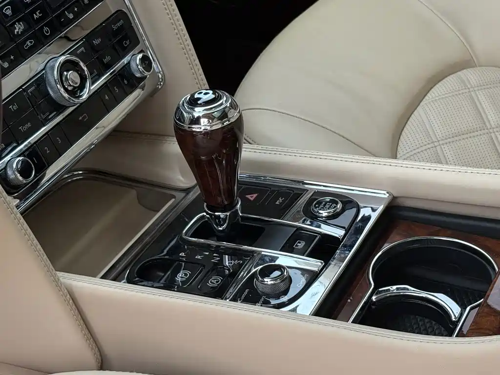 Bentley Mulsanne 2014 — фото 17