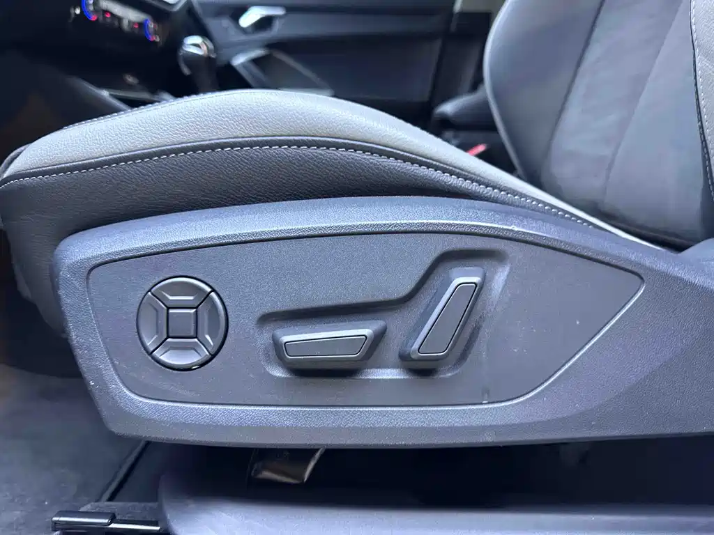 Audi Q3 2023 — фото 11