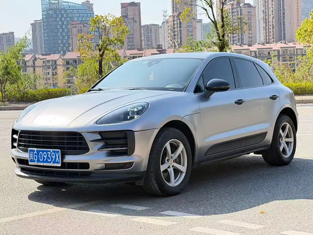 Porsche Macan 2019 — фото 1