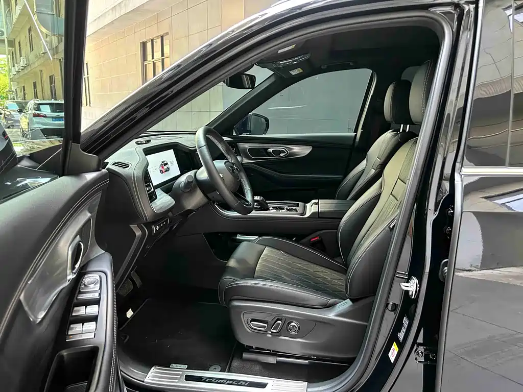 GAC Trumpchi GS8 2025 — фото 11