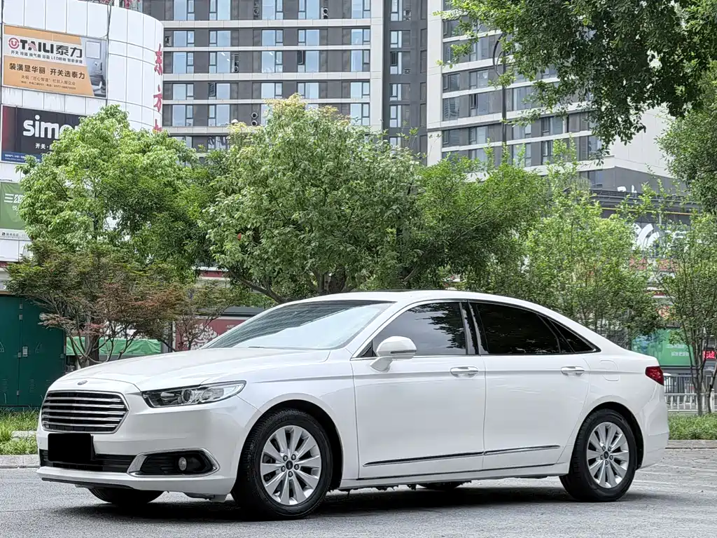 Ford Taurus 2017
