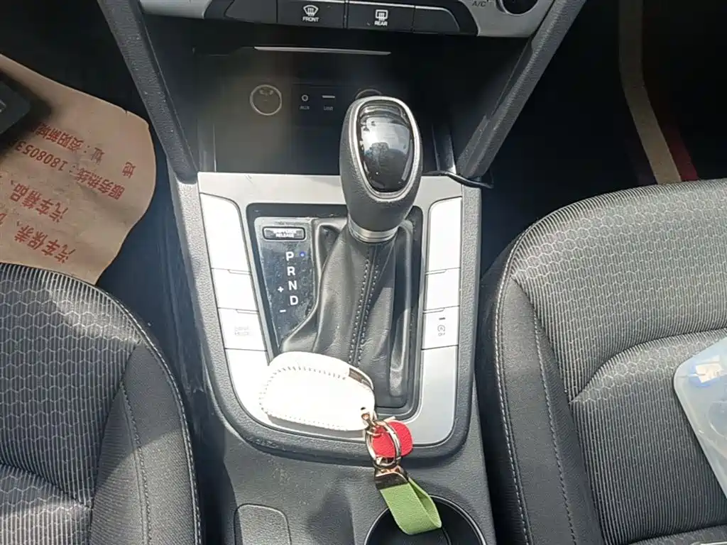 Hyundai Elantra 2018 — фото 14