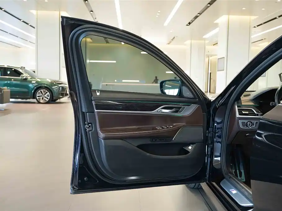 BMW 7 Series 2020 — фото 15