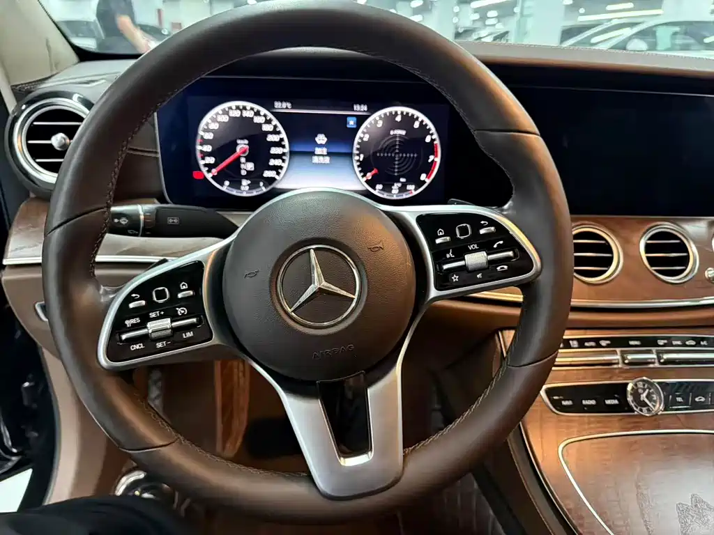 Mercedes-Benz E-Class 2018 — фото 7