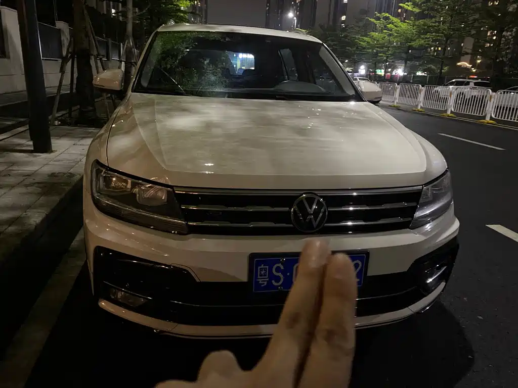 Volkswagen Tiguan L 2021 — фото 2