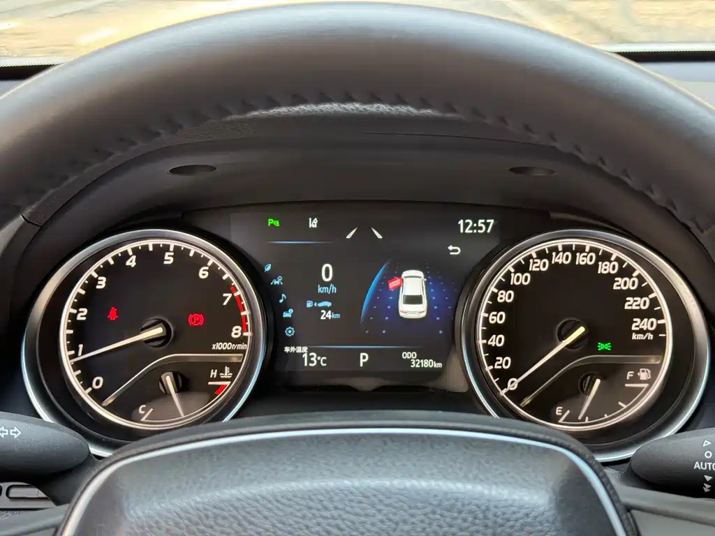 Toyota Camry 2023 — фото 15