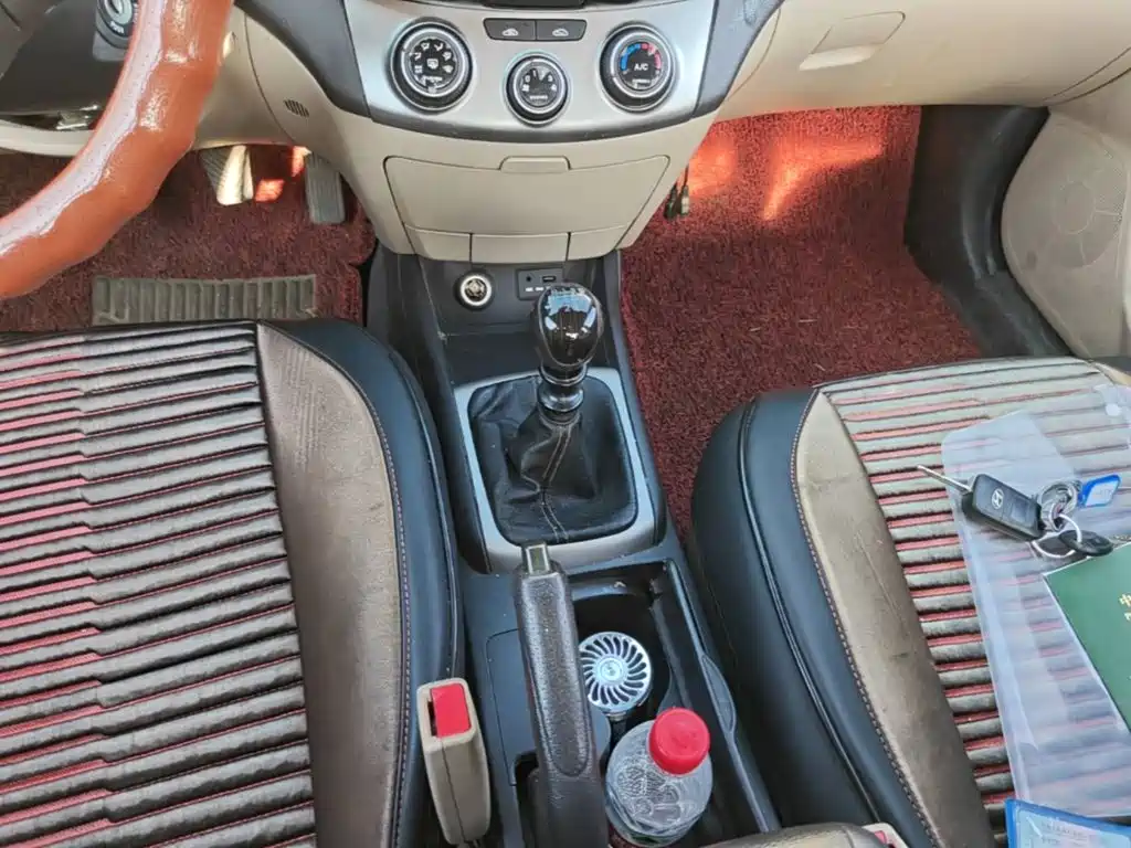 Hyundai Elantra 2017 — фото 14