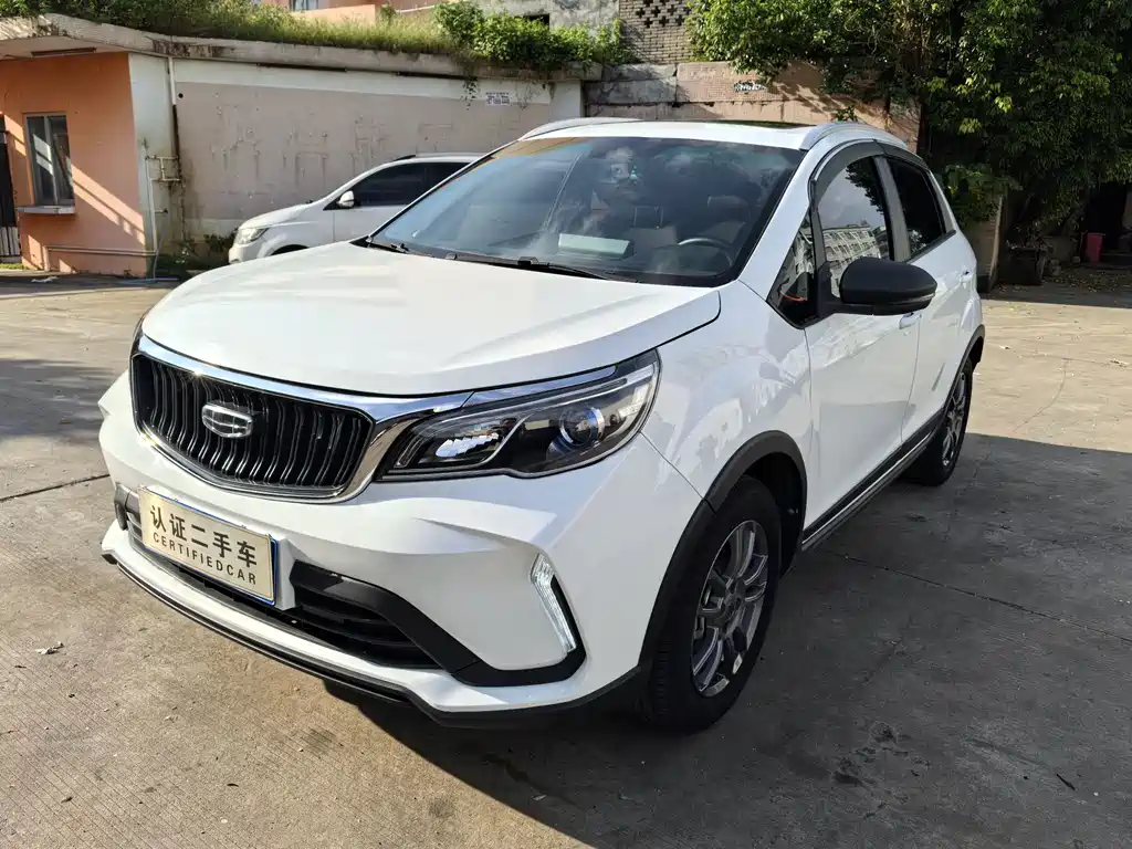 Geely Vision X3 2022 — фото 1
