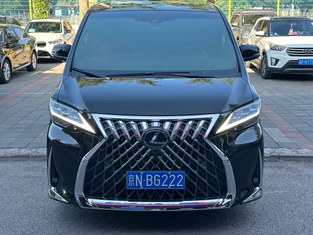 Lexus LM 2021 — фото 2