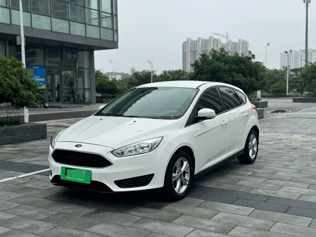 Ford Focus 2018 — фото 1