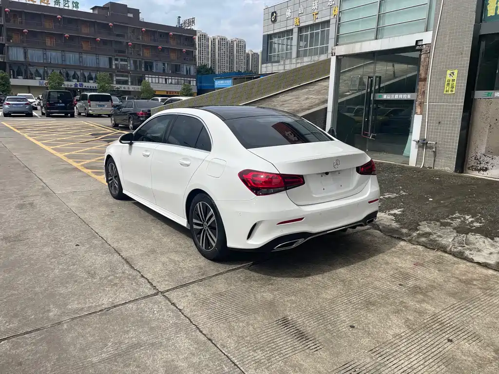 Mercedes-Benz A-Class 2019 — фото 13