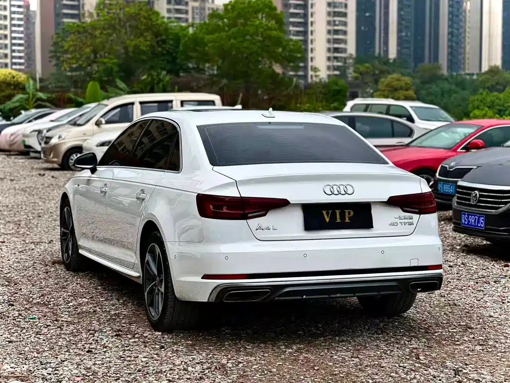 Audi A4L 2019 — фото 8