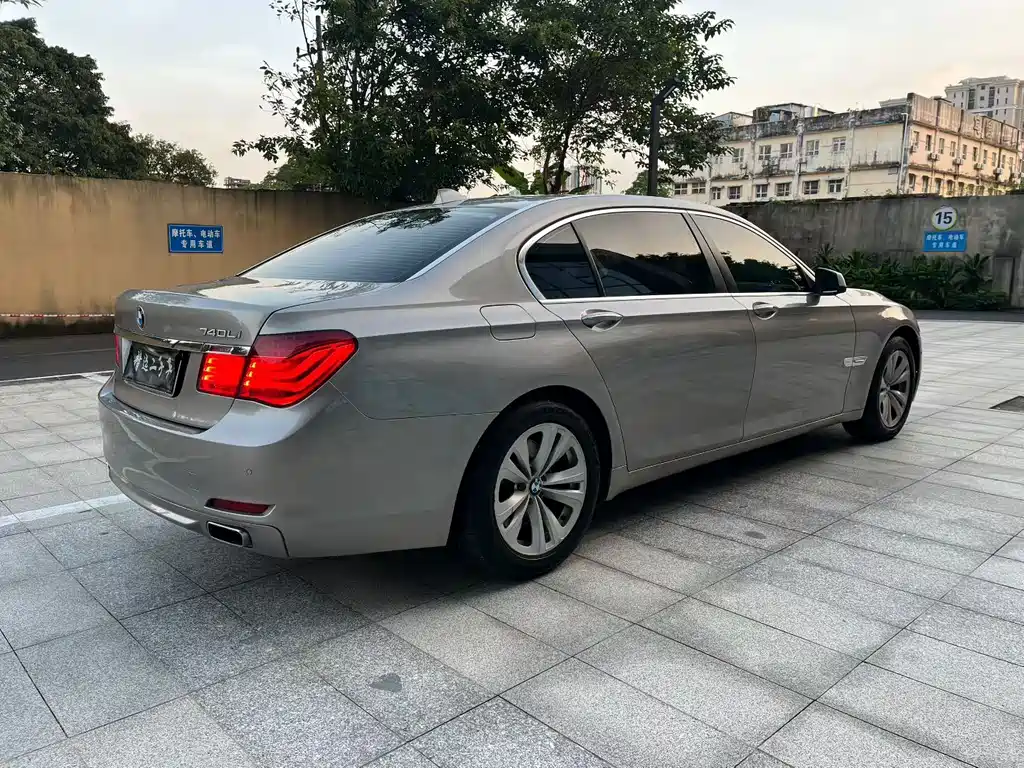BMW 7 Series 2012 — фото 5